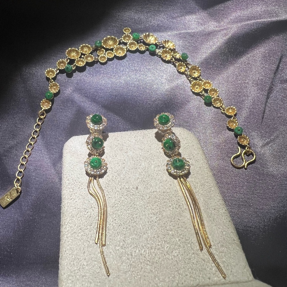Gold and Green Floral Jewelry Set